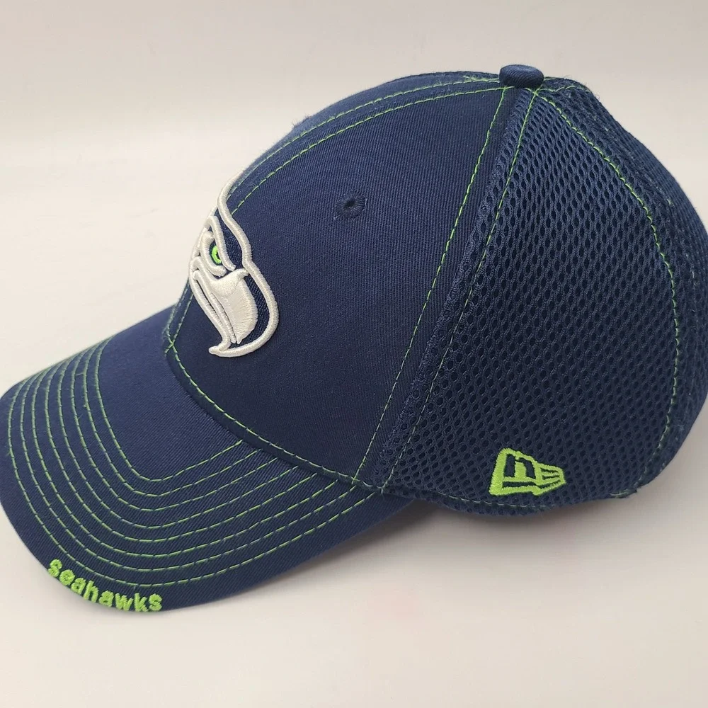 Seattle Seahawks Hat Fitted M-L Mesh New Era 39Thirty Blue NFL Football Logo Men